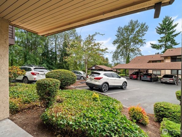 132 Summit Avenue N C1, Kent WA 98030