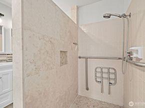 132 Summit Avenue N C1, Kent WA 98030