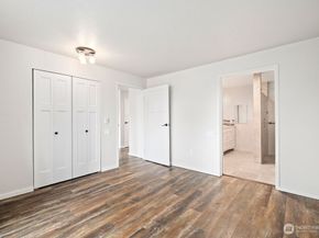 132 Summit Avenue N C1, Kent WA 98030