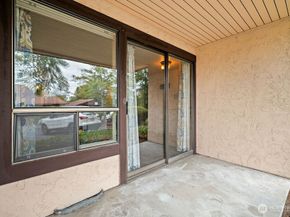 132 Summit Avenue N C1, Kent WA 98030