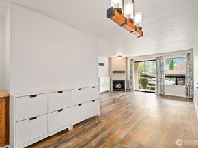 132 Summit Avenue N C1, Kent WA 98030