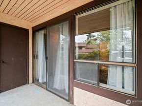 132 Summit Avenue N C1, Kent WA 98030