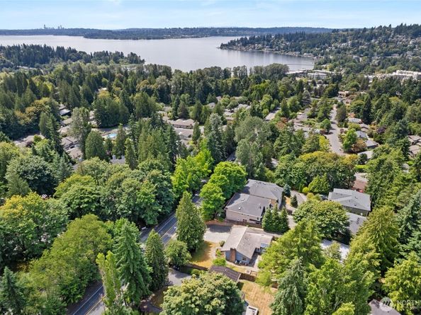 10438 NE 116th Street, Kirkland WA 98034