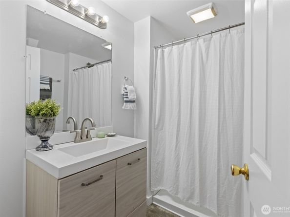 10438 NE 116th Street, Kirkland WA 98034