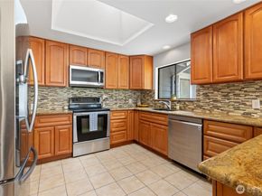 10438 NE 116th Street, Kirkland WA 98034