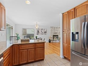 10438 NE 116th Street, Kirkland WA 98034