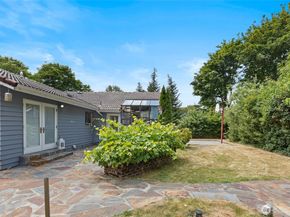 10438 NE 116th Street, Kirkland WA 98034