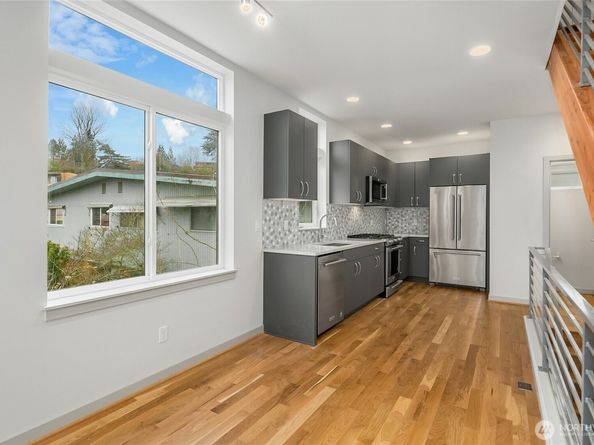 5044 Sand Point Place NE C, Seattle WA 98105