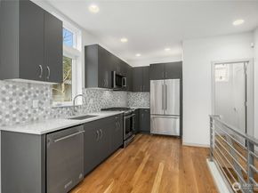 5044 Sand Point Place NE C, Seattle WA 98105