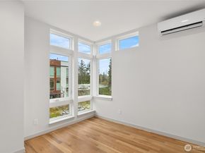 5044 Sand Point Place NE C, Seattle WA 98105