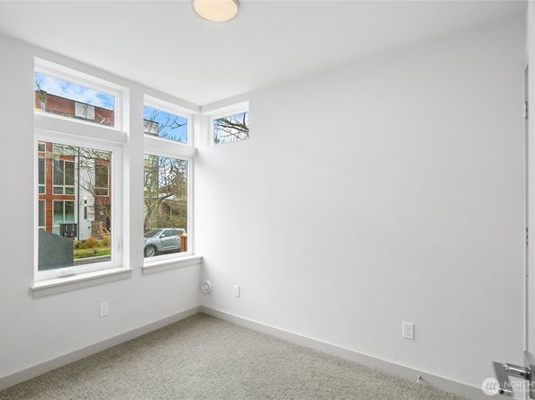 5044 Sand Point Place NE C, Seattle WA 98105