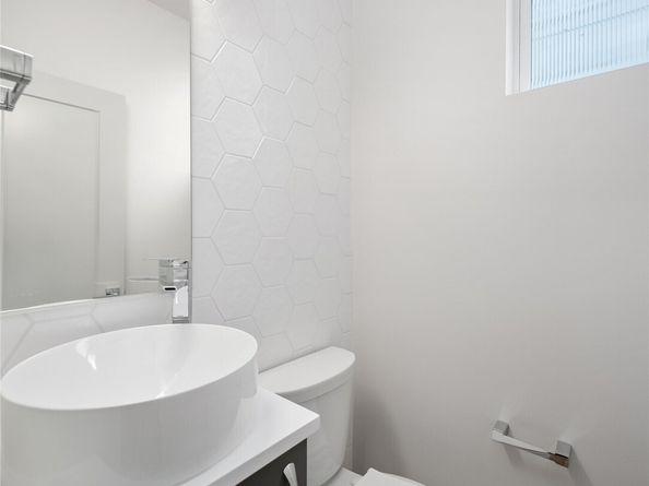 5044 Sand Point Place NE C, Seattle WA 98105