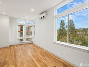 5044 Sand Point Place NE C, Seattle WA 98105