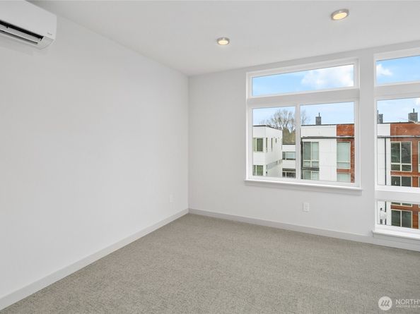 5044 Sand Point Place NE C, Seattle WA 98105