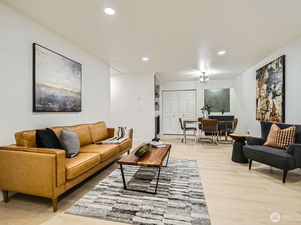 9512 1st Avenue NE 110, Seattle WA 98115