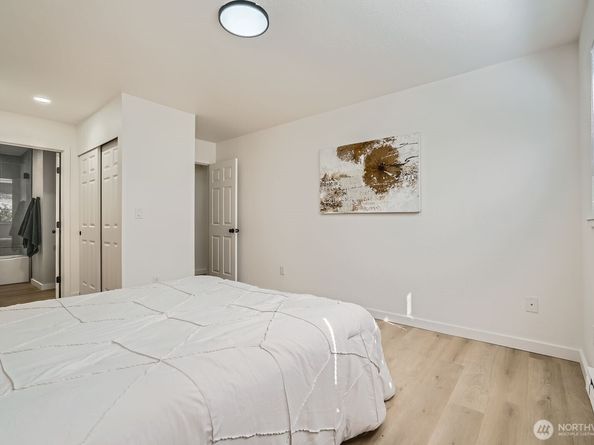 9512 1st Avenue NE 110, Seattle WA 98115