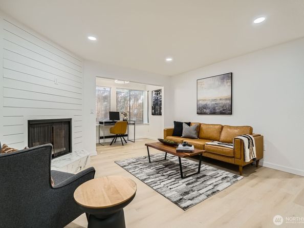 9512 1st Avenue NE 110, Seattle WA 98115