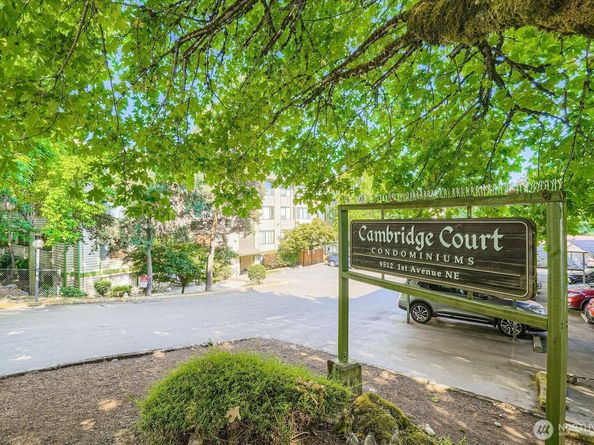 9512 1st Avenue NE 110, Seattle WA 98115