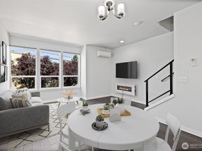 911 N 104th Street A, Seattle WA 98133