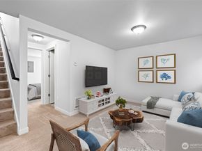 911 N 104th Street A, Seattle WA 98133