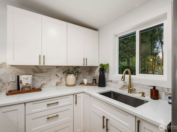 14866 NW 154th Place, Renton WA 98058