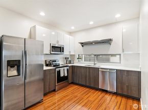 4290 S Greenbelt Station Drive, Seattle WA 98118