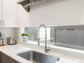 4290 S Greenbelt Station Drive, Seattle WA 98118