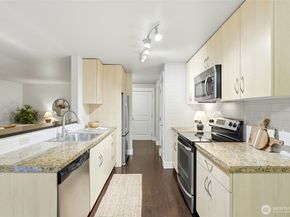 22910 90th Avenue W D105, Edmonds WA 98026