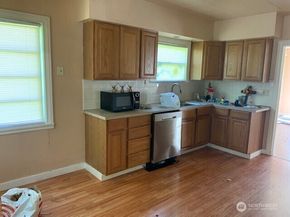 13076 Renton Avenue S, Renton WA 98178