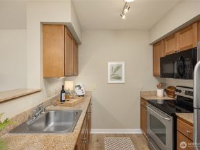 300 NE High School Road 403, Bainbridge Island WA 98110