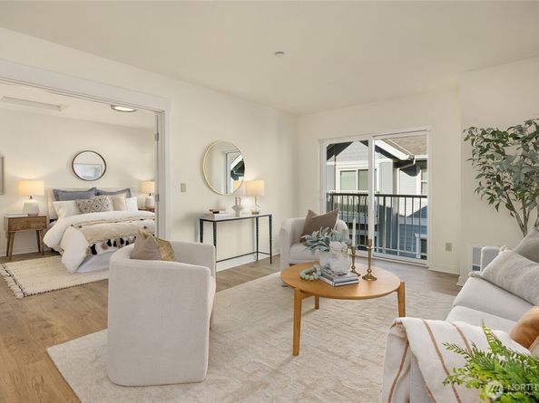 300 NE High School Road 403, Bainbridge Island WA 98110