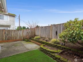 3225 156th Street SW 3, Lynnwood WA 98087