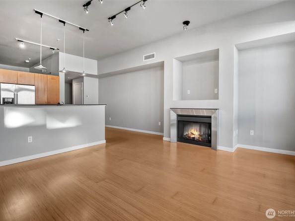 17 W Mercer Street 217, Seattle WA 98119