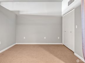 17 W Mercer Street 217, Seattle WA 98119