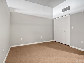 17 W Mercer Street 217, Seattle WA 98119