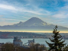 3026 26th Avenue W, Seattle WA 98199