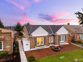 3026 26th Avenue W, Seattle WA 98199