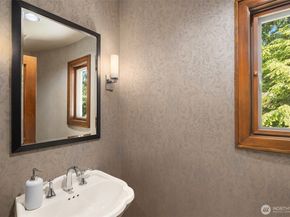 10250 SE 21st Street, Bellevue WA 98004