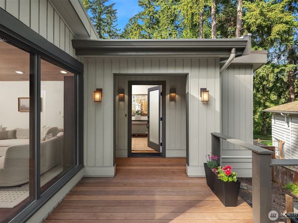 10250 SE 21st Street, Bellevue WA 98004