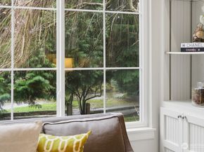 120 Newport Way NW 9, Issaquah WA 98027