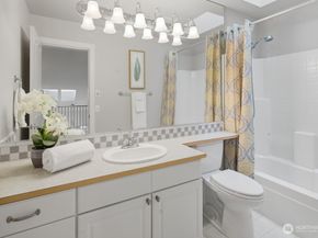 120 Newport Way NW 9, Issaquah WA 98027