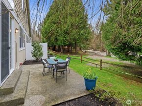 120 Newport Way NW 9, Issaquah WA 98027