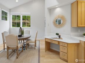 120 Newport Way NW 9, Issaquah WA 98027