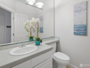 120 Newport Way NW 9, Issaquah WA 98027