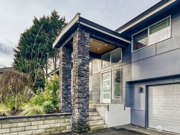 17606 Larch Way, Lynnwood WA 98037