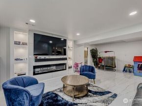 17606 Larch Way, Lynnwood WA 98037