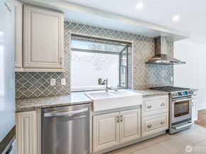 9510 9th Avenue NW, Seattle WA 98117