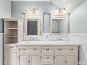 9510 9th Avenue NW, Seattle WA 98117