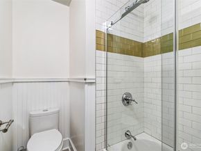 9510 9th Avenue NW, Seattle WA 98117