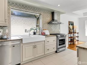 9510 9th Avenue NW, Seattle WA 98117